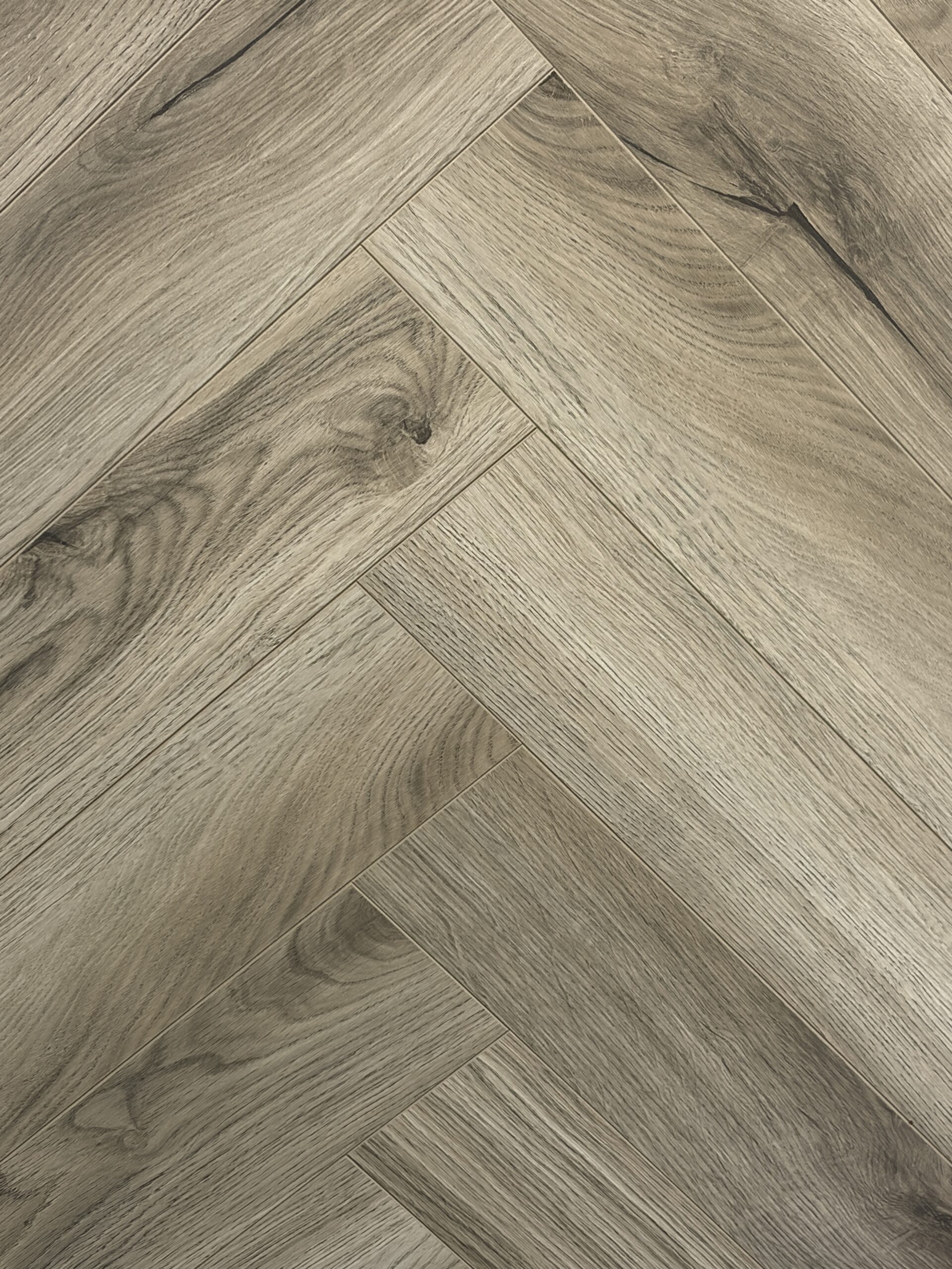 Heritage Herringbone 12mm Laminate Flooring - Image 3