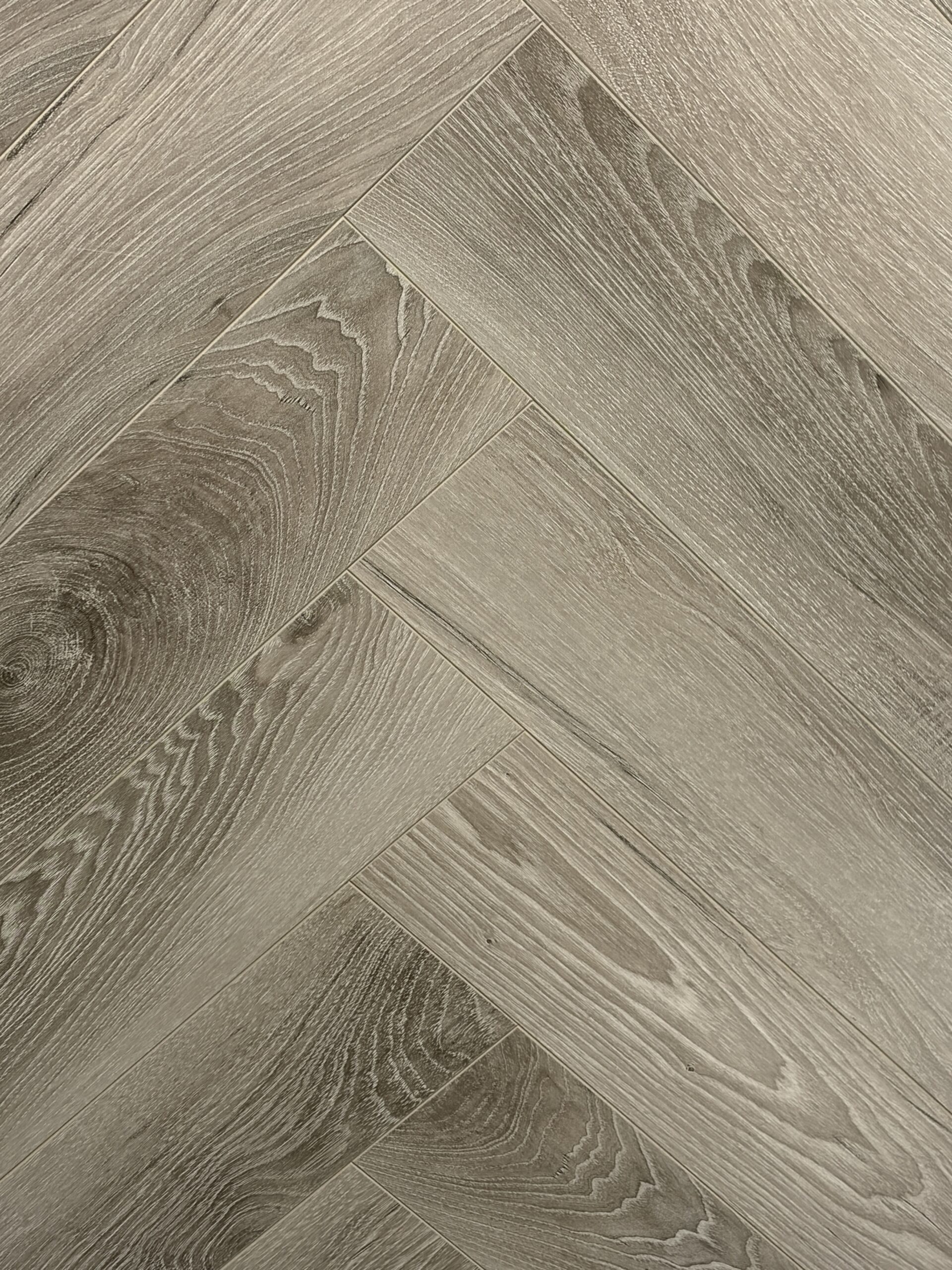 Heritage Herringbone 12mm Laminate Flooring - Image 5