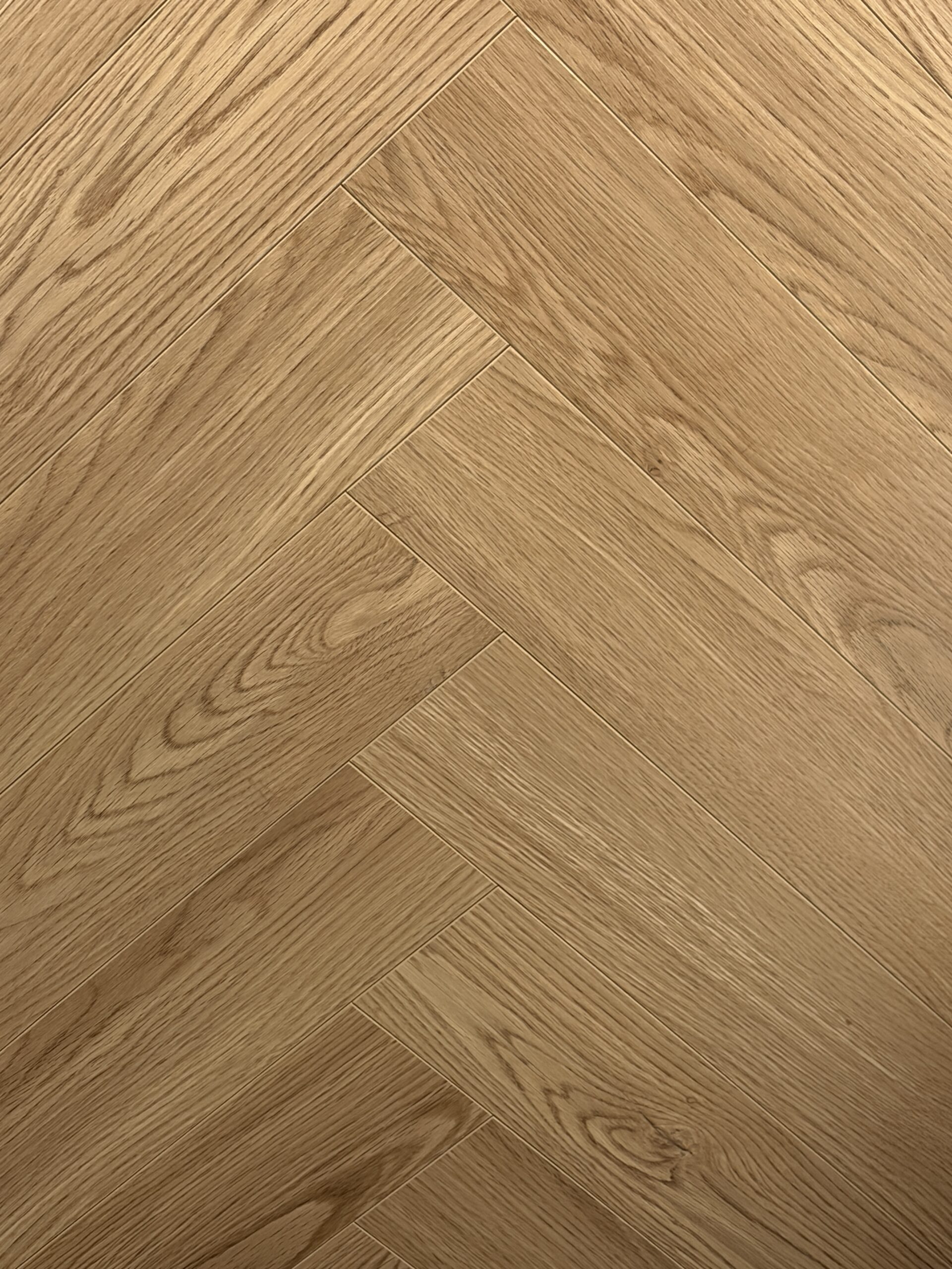 Heritage Herringbone 12mm Laminate Flooring - Image 7