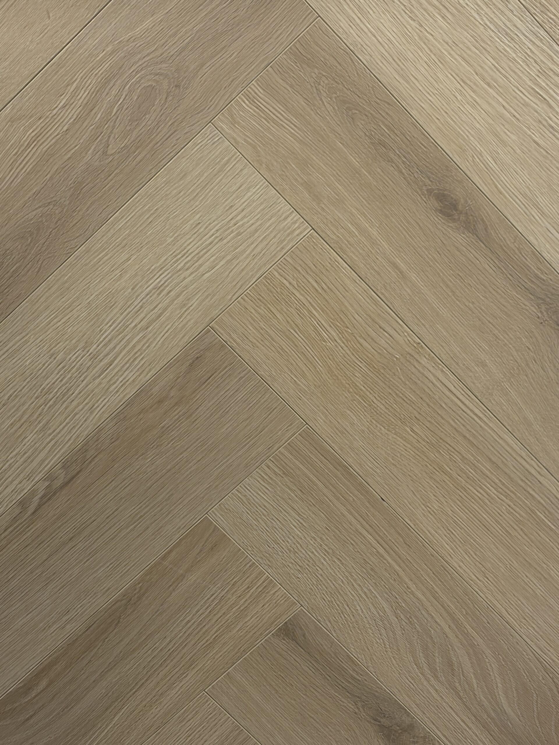 Heritage Herringbone 12mm Laminate Flooring - Image 10